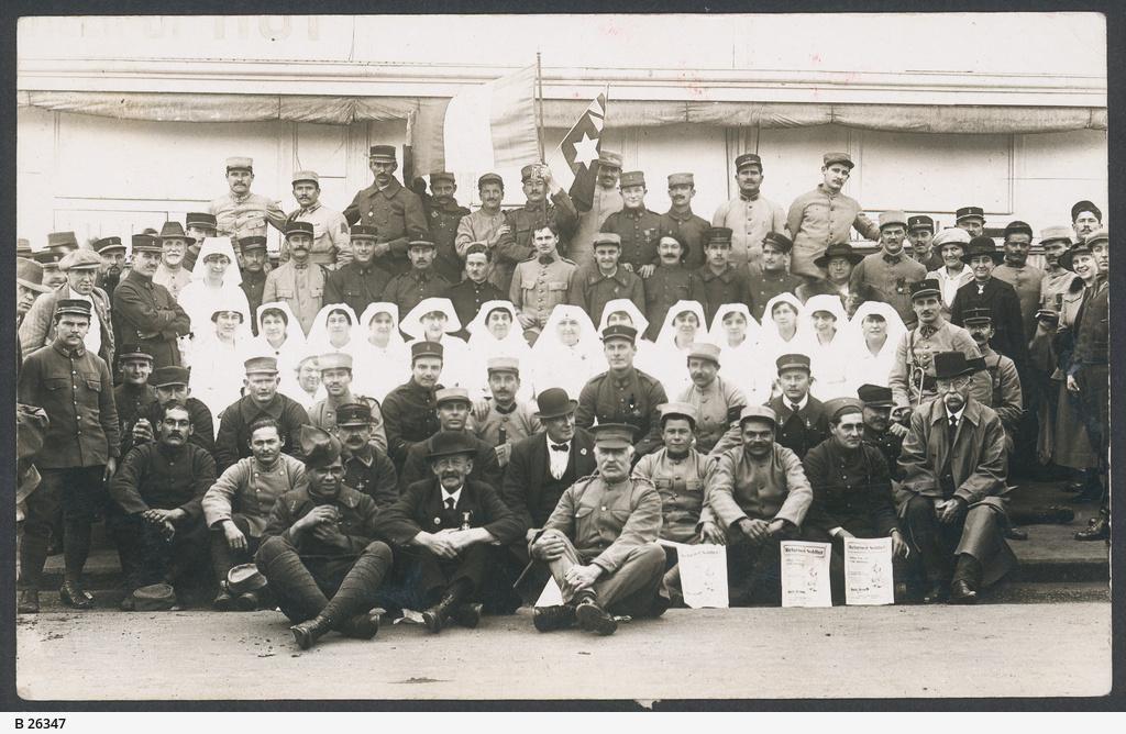 French soldiers at the Cheer-Up Hut, photo taken in approximately 1916. SLSA: B 26347 