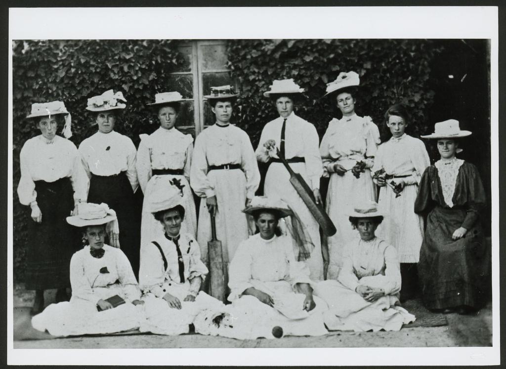 Ladies cricket team from Port Elliot, 1908. SLSA: B 23843