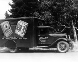 A wholesalers’ truck at Mount Gambier. SLSA: BRG 347/9