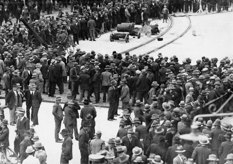 Waterside Workers Strike-Oct 1928-unionists lining barricades near Port Adelaide Police Station, 1 Oct 1928